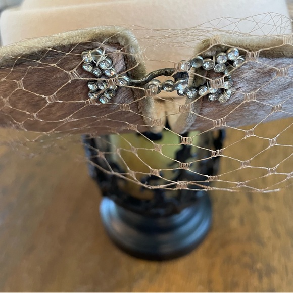 Vintage Millinery Hat Ivory Cream Beret Pillbox Fascinator Rhinestones Netting main image 7